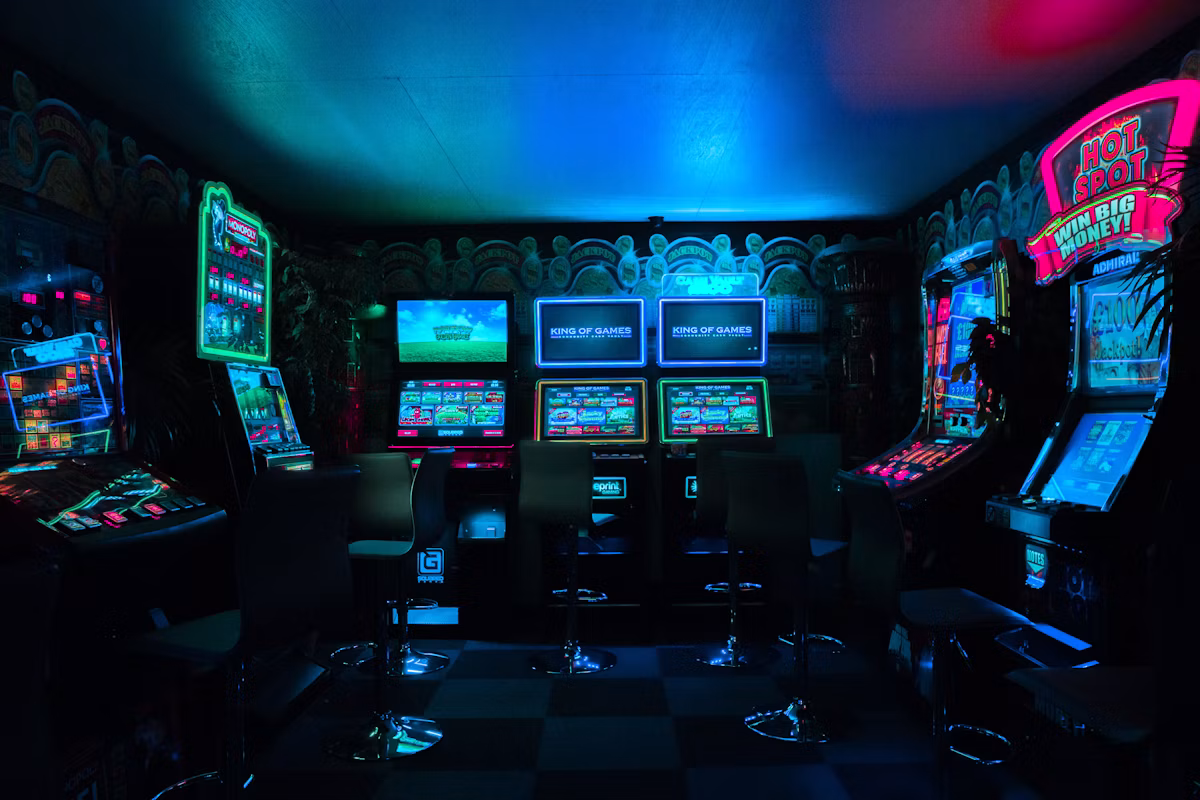 River Ten Pin — arcade corner